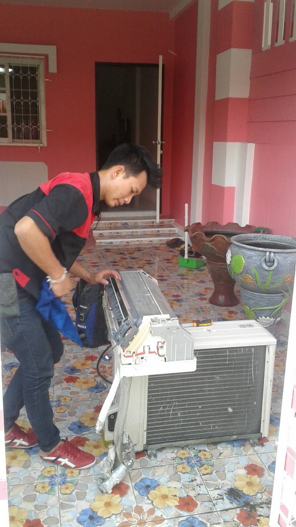 วันนี้ไปติดตั้งแอร์ที่หมู่บ้านพระปิ่น9 โรจนะ