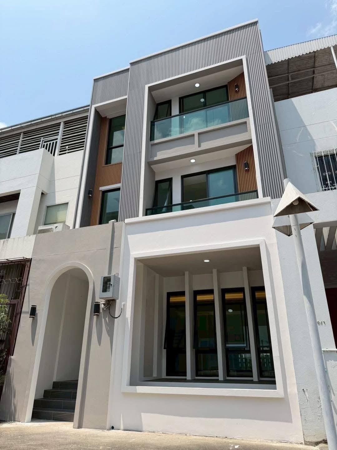 Luxury 4.5-Storey Townhome with Private Elevator for Sale in Sukhumvit 101