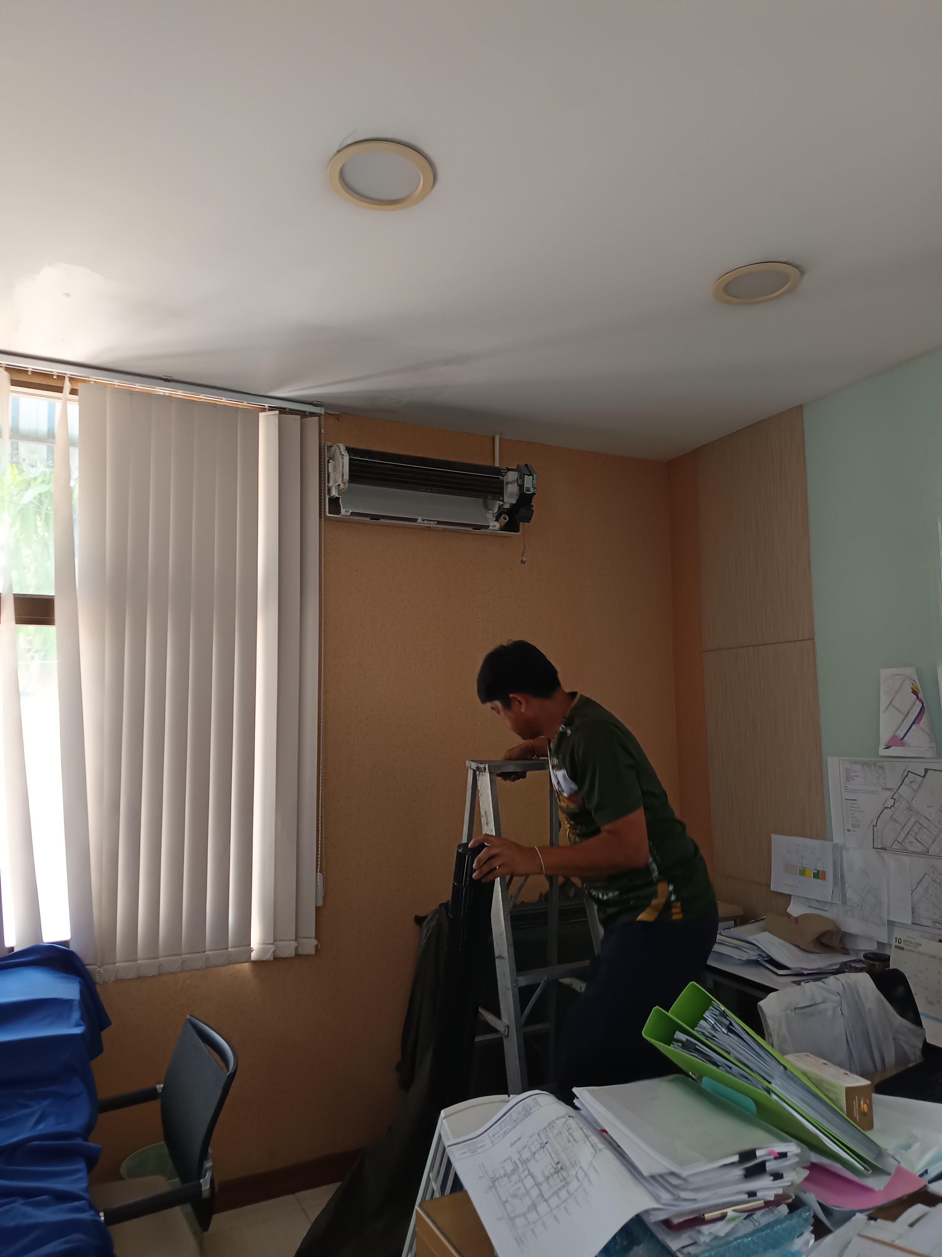 ล้างแอร์สำนักงาน Office ยี่ห้อ Mitsubishi Electric MS-GN24VF - รูปภาพผลงานที่ 2