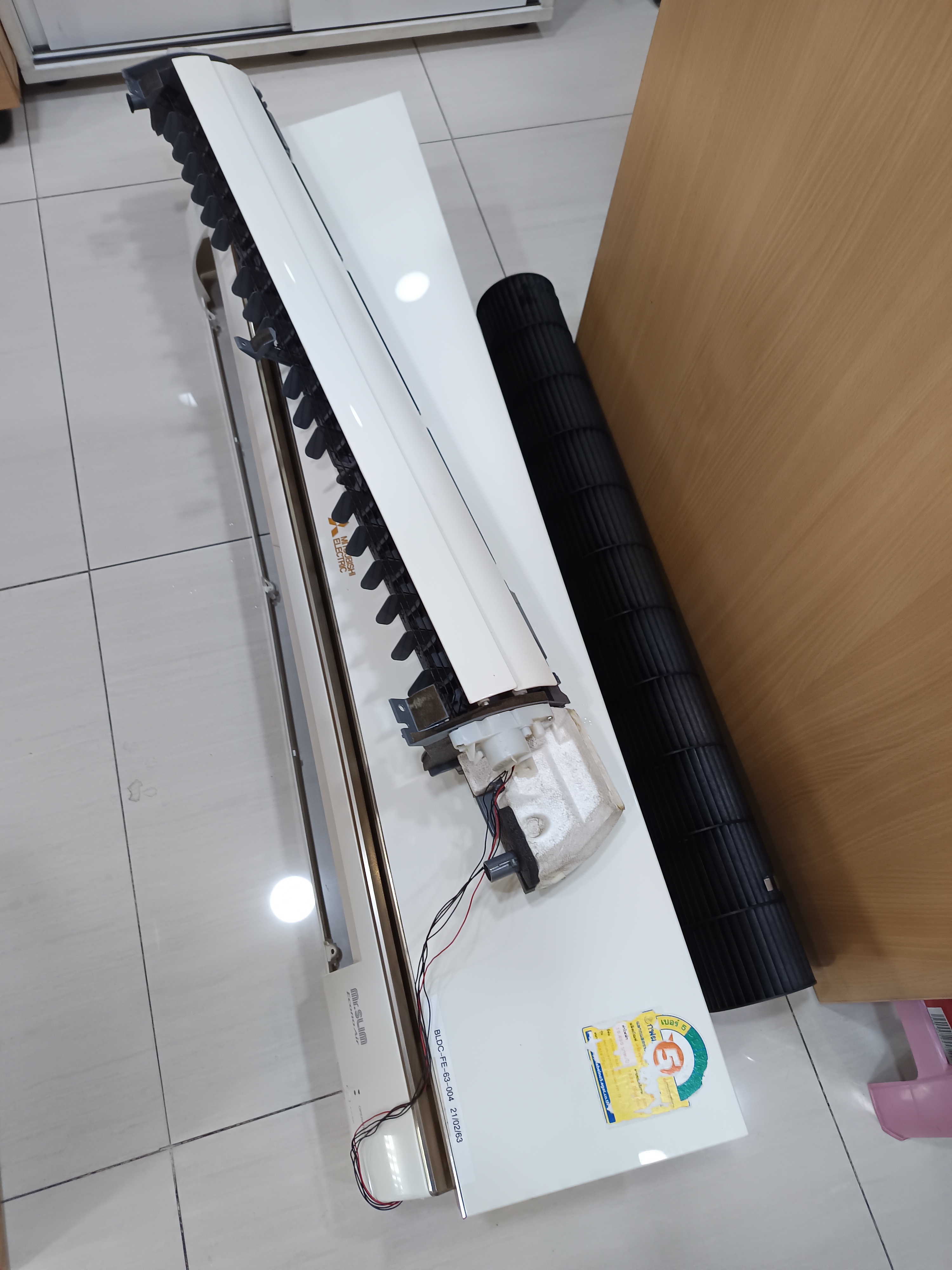 ล้างแอร์สำนักงาน Office ยี่ห้อ Mitsubishi Electric MS-GN24VF - รูปภาพผลงานที่ 9