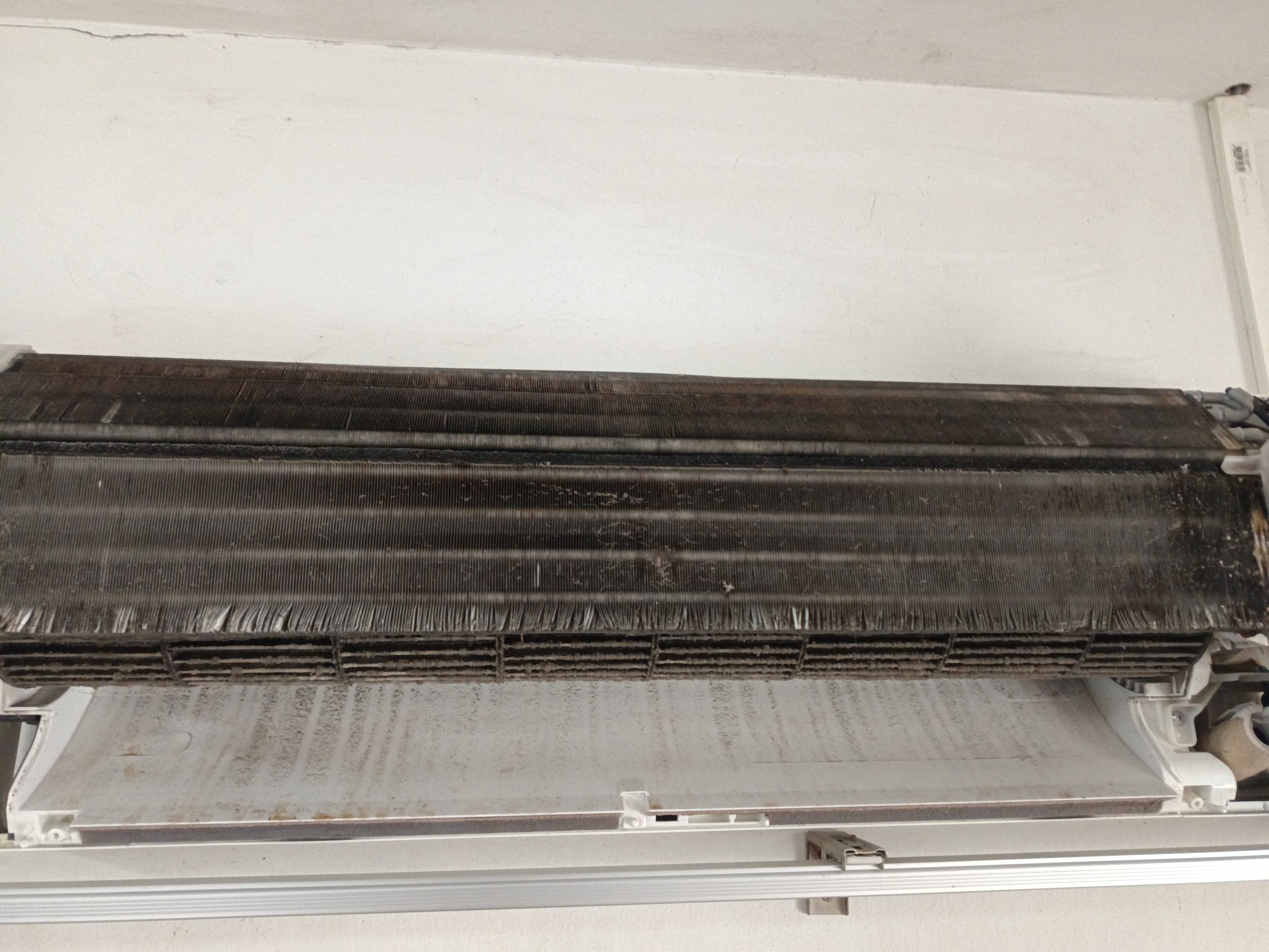 ล้างแอร์ในหมู่บ้านนราวัลย์วังน้อย - รูปภาพผลงานที่ 9