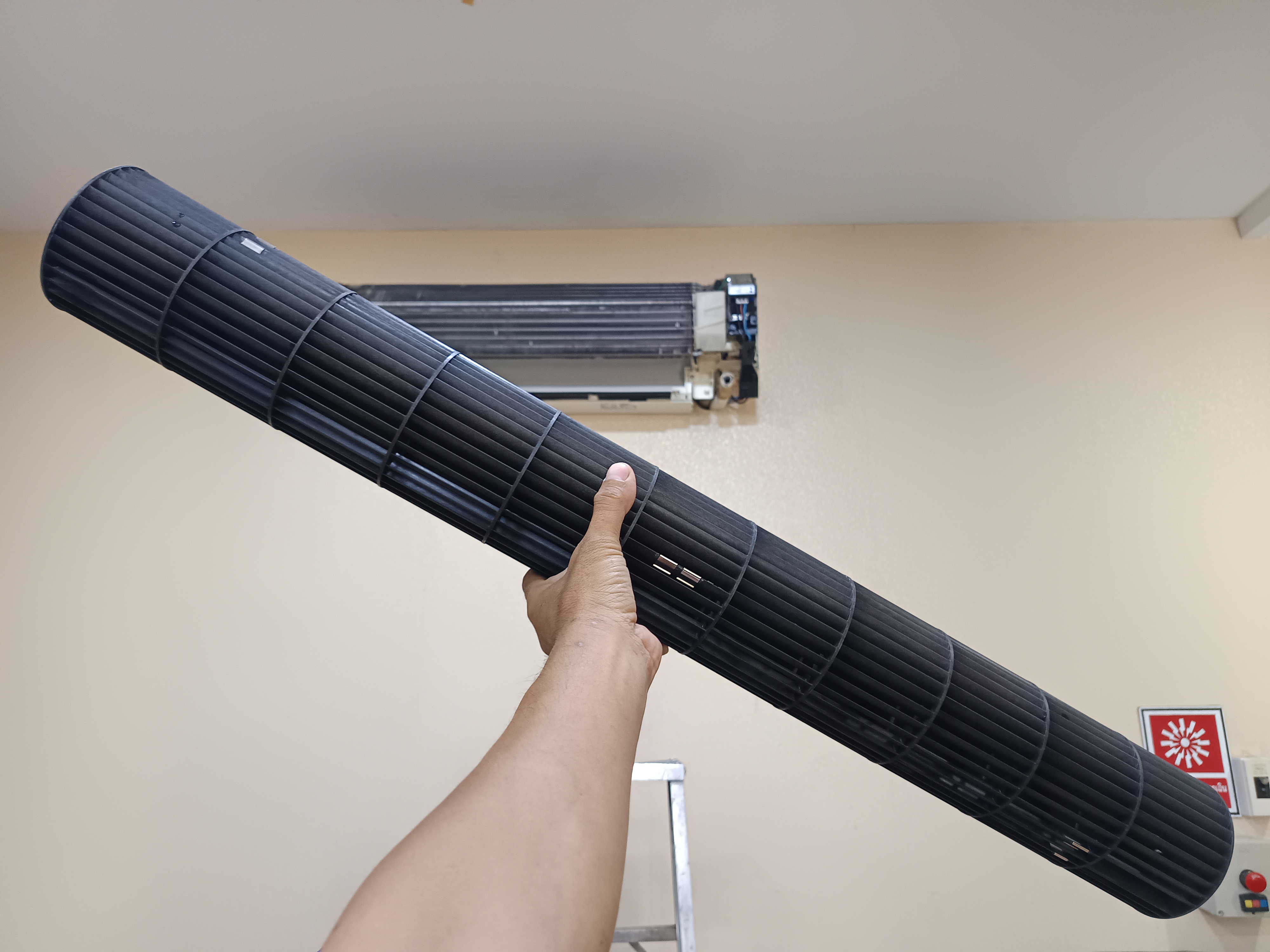 ล้างแอร์สำนักงาน Office ยี่ห้อ Mitsubishi Electric MS-GN24VF - รูปภาพผลงานที่ 11